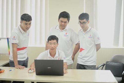 Các thành viên đội PVU sẵn sàng cho cuộc thi tay nghề Dầu khí lần thứ VIII