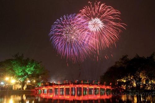 Đề xuất dừng bắn pháo hoa tại 29 quận, huyện ở Hà Nội