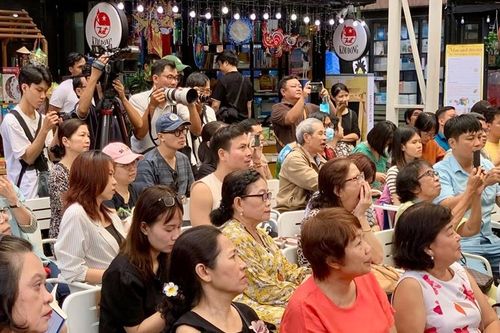 'Giới trẻ Việt Nam bây giờ chơi chữ quá hay'