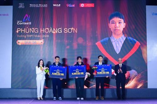 Thí sinh giải Ba Vietnam AI Contest 2023: 'Cuộc thi giúp em tự tin hơn'