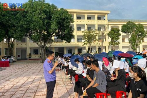 VKSND TX Cửa Lò tuyên truyền, phổ biến giáo dục pháp luật cho học sinh
