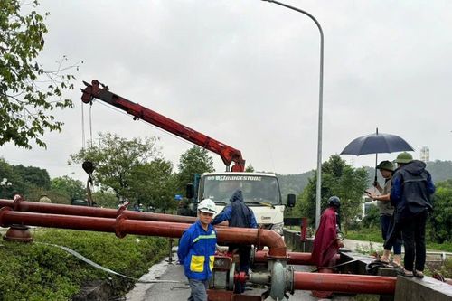 Thành phố Vinh lắp trạm bơm dã chiến công suất lớn