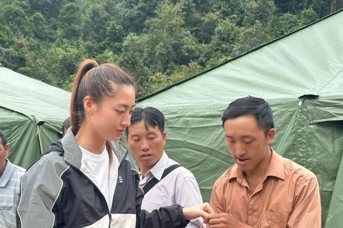 Dàn hoa hậu tiếp nối hành trình chung tay khắc phục hậu quả bão lũ