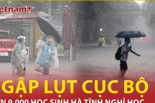 Giao thông chia cắt nghiêm trọng, hơn 9000 học sinh Hà Tĩnh không thể đến trường