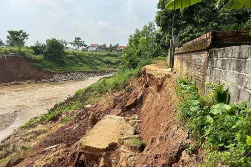 Lo an cư cho người dân vùng sạt lở