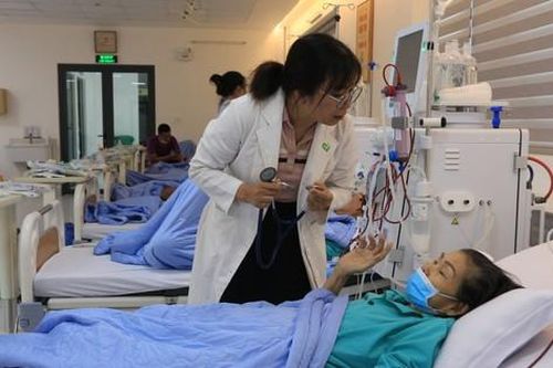 Những câu chuyện sau chiếc máy chạy thận nhân tạo - Bài 3: Giải 'bài toán' quá tải bệnh nhân