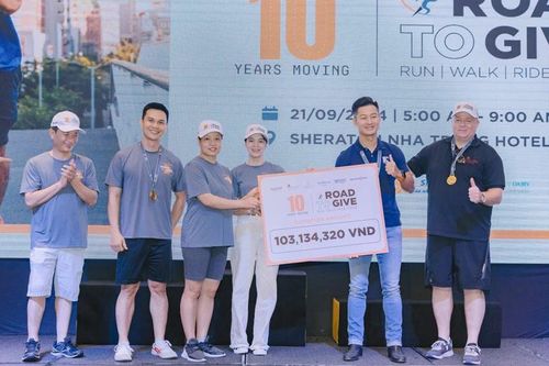 Road to Give Nha Trang 2024 quyên góp cho Tổ chức phẫu thuật Nụ Cười