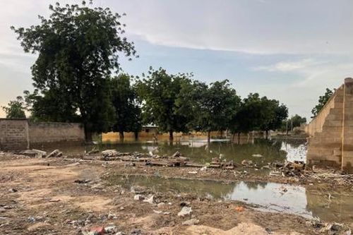 Gần 300 tù nhân trốn thoát khỏi nhà tù vì tường sập do lũ lụt ở Nigeria