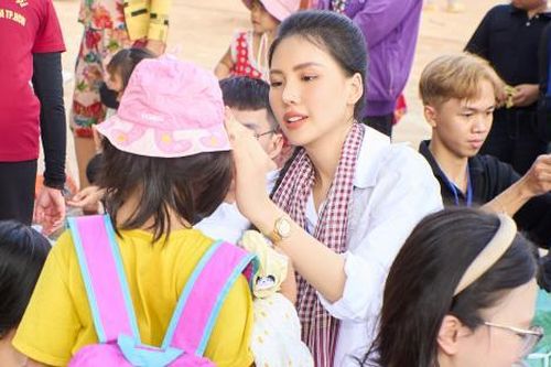 Bùi Quỳnh Hoa sẽ làm gì sau 1 năm đương nhiệm Miss Universe Vietnam?