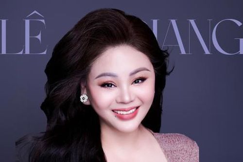 Lê Giang khoe vẻ đẹp mặn mà, trẻ trung ở tuổi U60