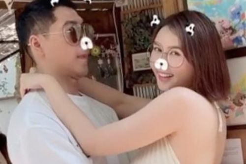 Hương Giang để lộ diện mạo bạn trai mới