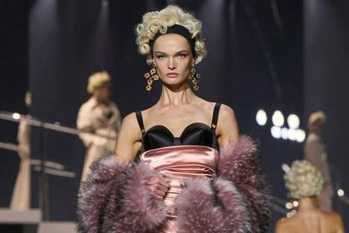Ren - Lụa phi bóng: Cặp chất liệu được dự đoán là 'cơn sốt' thời trang Xuân Hè 2025