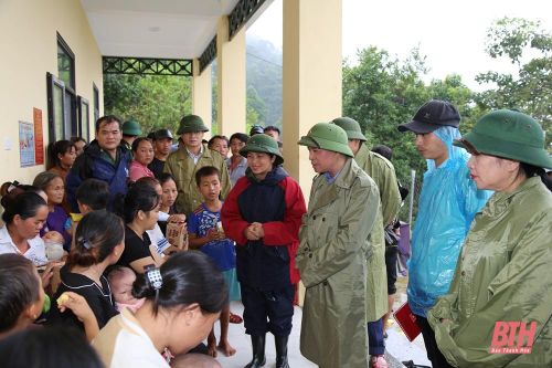 Phó Bí thư Thường trực Tỉnh ủy Lại Thế Nguyên kiểm tra tình hình ứng phó với thiên tai tại các huyện miền núi