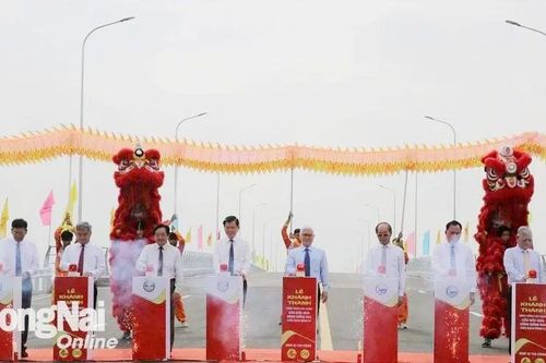 Chính thức thông xe cầu Bạch Đằng 2, nối bờ vui cho người dân 2 tỉnh Đồng Nai và Bình Dương