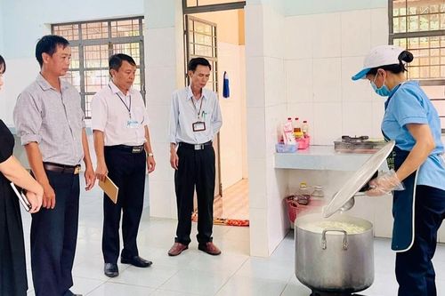 Gia Lai tăng cường kiểm tra, quản lý bếp ăn tập thể trường học