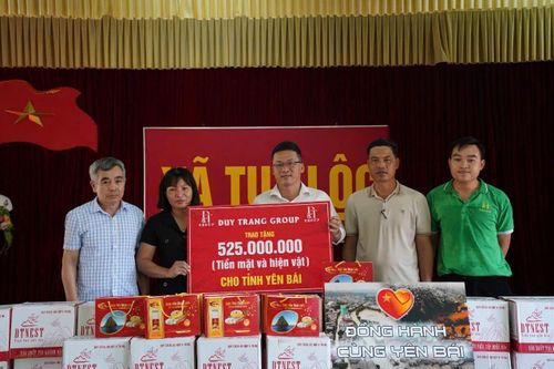 DT Group trao quà và tiền mặt đến tận tay người dân Yên Bái