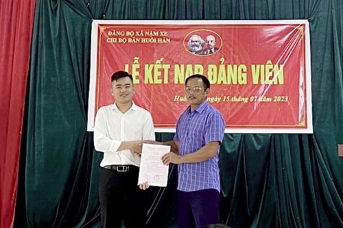 Bài 2: Giải 'cơn khát' đảng viên