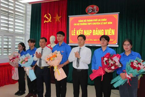 Lai Châu chú trọng phát triển đảng viên là học sinh, sinh viên