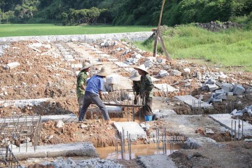 Xây dựng nông thôn mới ở xã Chí Minh: Quyết tâm vượt khó