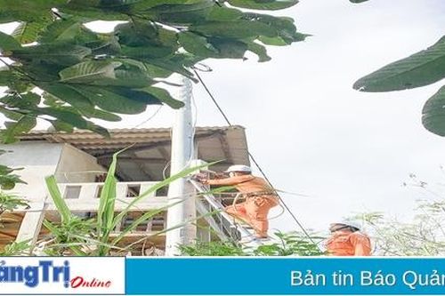 Điện lực Đakrông chú trọng công tác an toàn lao động trong mùa mưa bão