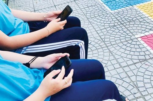 Đừng để con 'mất kết nối'