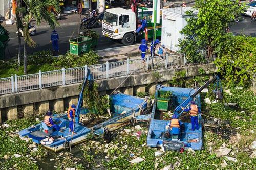 TP.HCM: Giải pháp cấp bách cho rác thải sông rạch