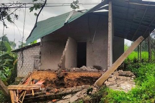 Sạt lở nghiêm trọng, Thanh Hóa công bố tình trạng khẩn cấp