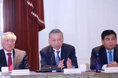 Tọa đàm về phát triển ngành công nghiệp bán dẫn và AI
