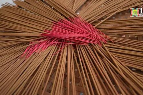 Gìn giữ nghề làm hương truyền thống