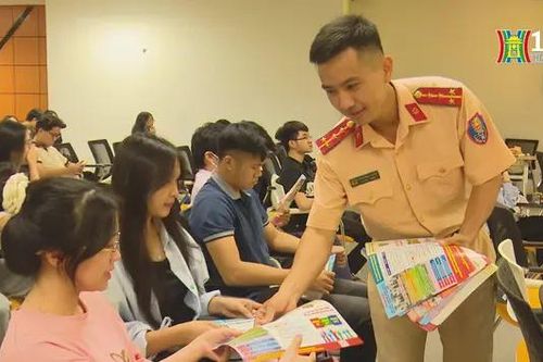 Chú trọng công tác tuyên truyền ATGT cho học sinh, sinh viên