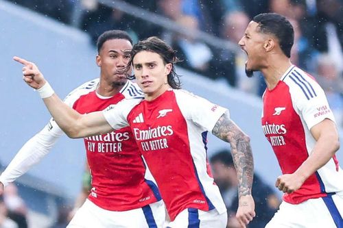 Man City thoát hiểm ngoạn mục trước Arsenal