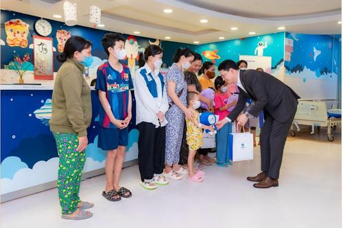Năm thứ 3 liên tiếp Shinhan Life Việt Nam đồng hành cùng bệnh nhi ung thư máu