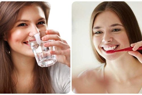 Sáng ngủ dậy nên uống nước trước hay đánh răng trước?