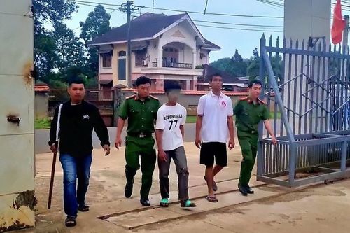 Đắk Lắk: Người yêu cũ có người mới, cậu rủ cháu 14 tuổi mang dao đi đánh ghen