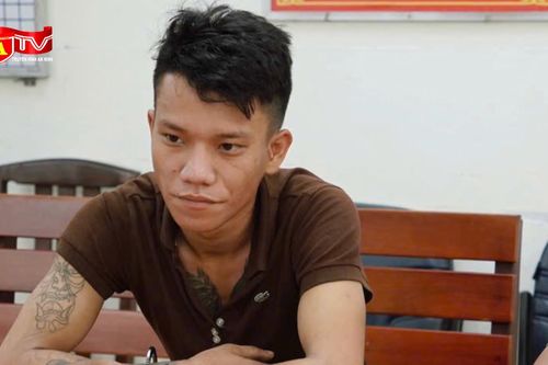 Bắt kẻ táo tợn giật điện thoại