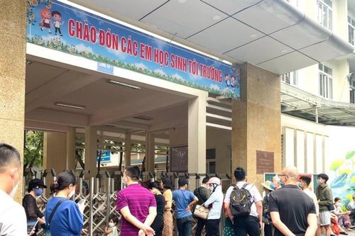 Người lớn nêu gương