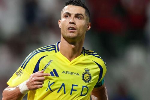 Cassano: 'Ronaldo không biết chơi bóng'