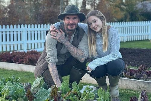 Victoria lo lắng khi David Beckham mê trồng rau, nuôi gà