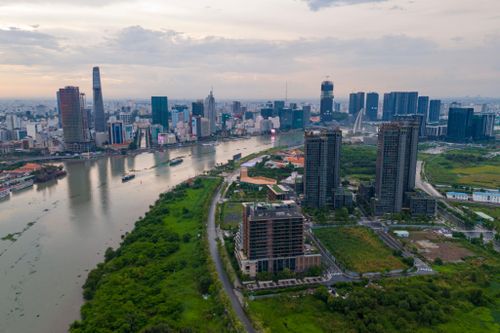 VIS Rating: Dư nợ bất động sản lớn