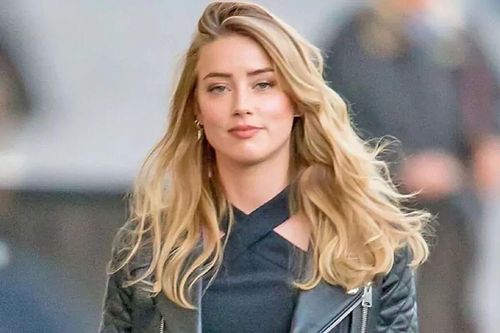 Phản ứng của Amber Heard khi được hỏi về Johnny Depp