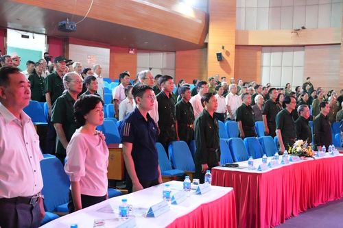 Các cựu TNXP tự hào về sự phát triển mạnh mẽ của Thủ đô