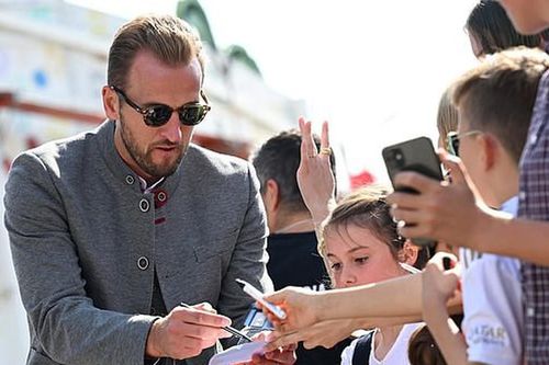 Harry Kane tỏa sáng ở lễ hội bia Oktoberfest sau khi xô đổ loạt kỷ lục Bundesliga