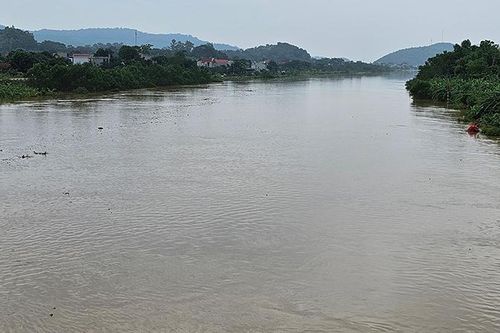 Thanh Hóa báo động 3 trên sông Lèn