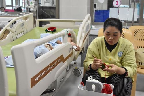 Người mang yêu thương đến các cháu sơ sinh ở Bệnh viện đa khoa Tiền Giang