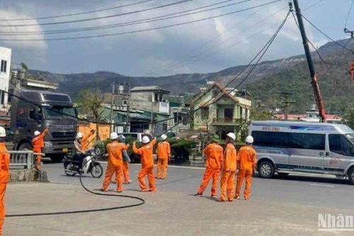 Vượt nắng thắng mưa, Công ty Điện lực Thái Bình hoàn thành xuất sắc nhiệm vụ tại tỉnh Quảng Ninh