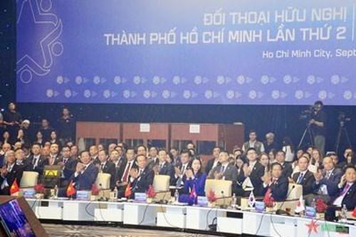 Đối thoại hữu nghị nâng tầm thu hút đầu tư, chuyển đổi công nghiệp cho TP Hồ Chí Minh