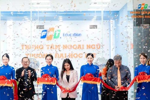 Cần Thơ: Khánh thành Trung tâm Ngoại ngữ Trường Đại học FPT