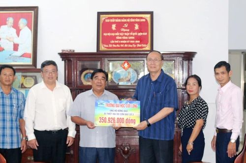 Trường ĐH Cửu Long trao gần 351 triệu đồng ủng hộ đồng bào miền Bắc bị thiệt hại do bão số 3