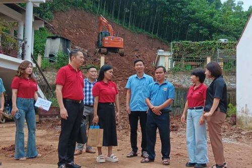Báo Lao động Thủ đô trao tặng kinh phí hỗ trợ cải tạo một số trường học tại huyện Bảo Yên, tỉnh Lào Cai