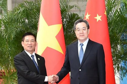 Thúc đẩy kết nối hạ tầng giao thông đường sắt, đường bộ qua biên giới Việt-Trung
